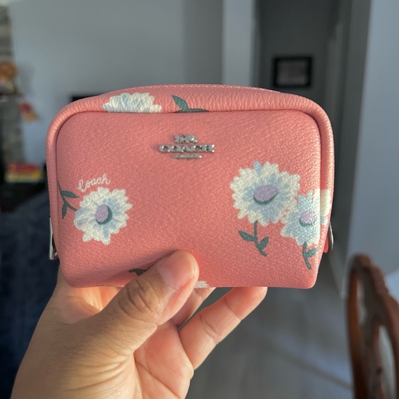 Coach Mini Cosmetic boxy with Daisy Print - Picture 1 of 8